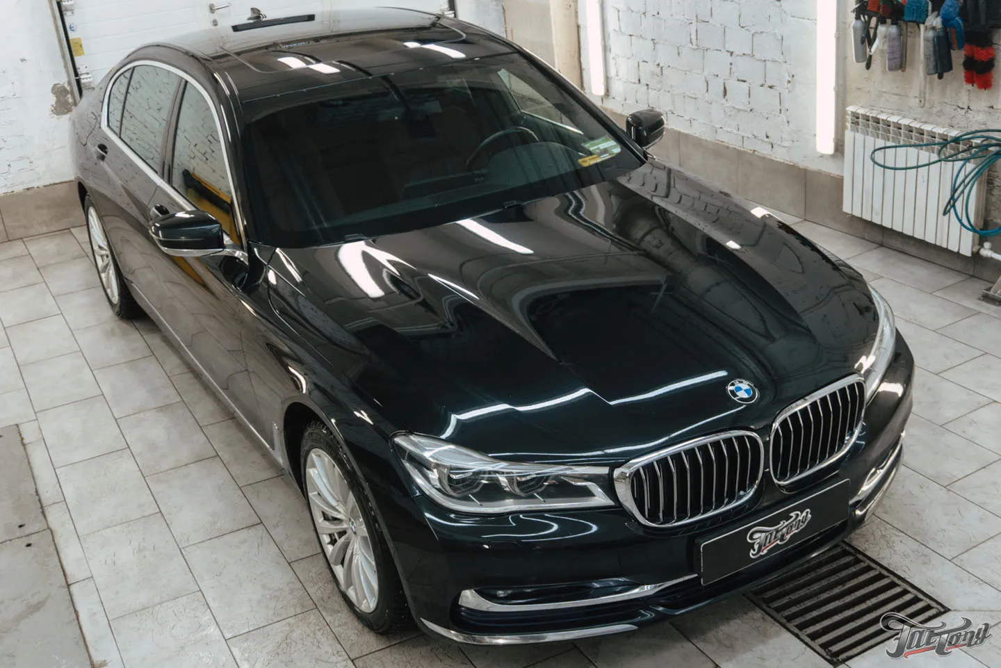 Очистка и защита хрома от реагентов на BMW 7